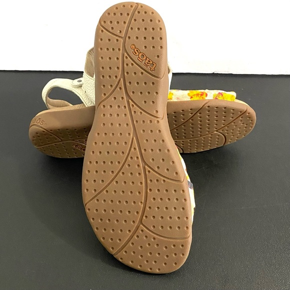 Taos White Floral Sandals Size 8 Like New - Picture 11 of 12